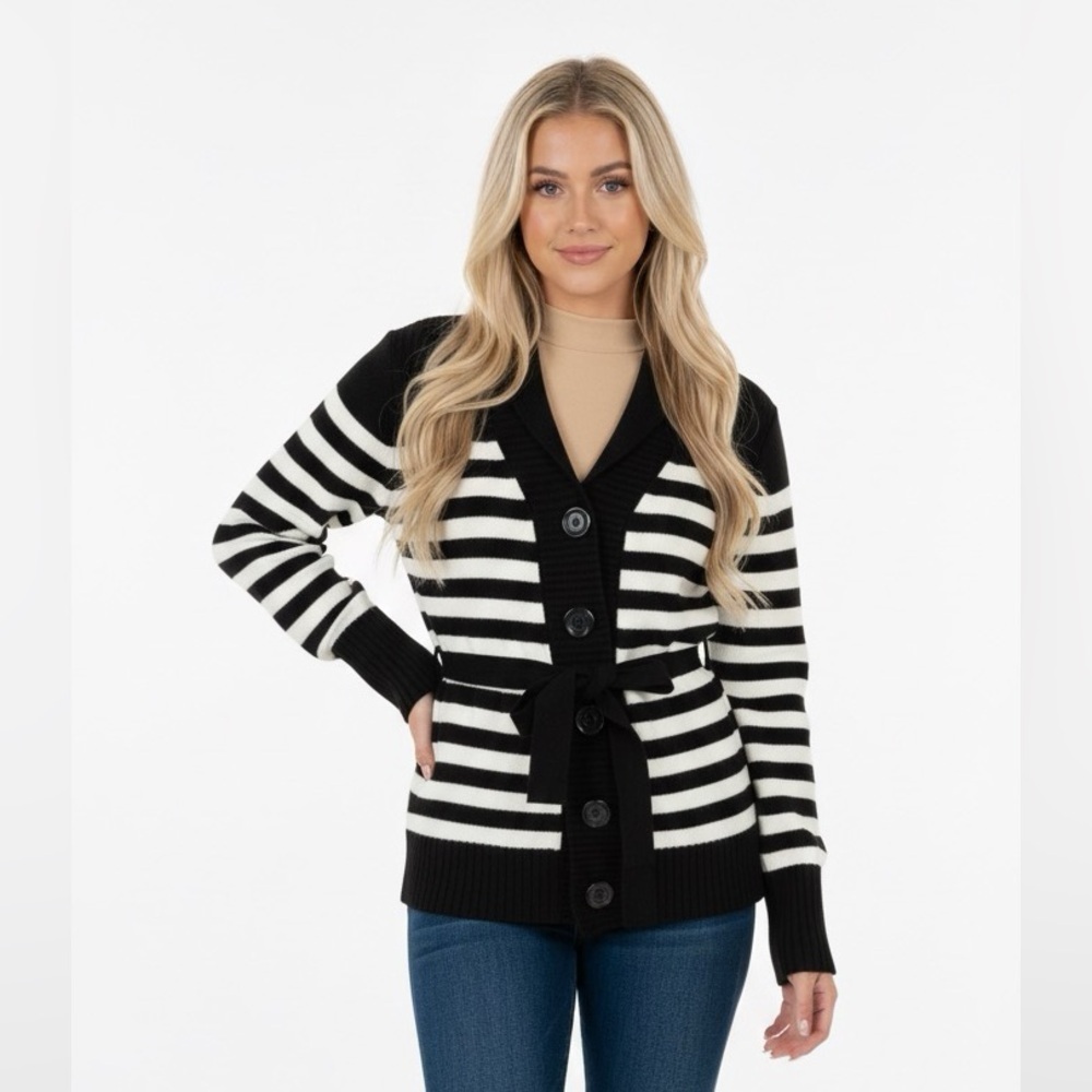 Madison black and white knit sweater button-down belted cardigan size medium